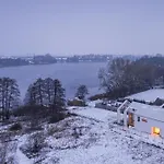 Stodoly Nad Jeziorem Niebo I Ziemia