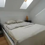 Stodoly Nad Jeziorem Niebo I Ziemia 빌라