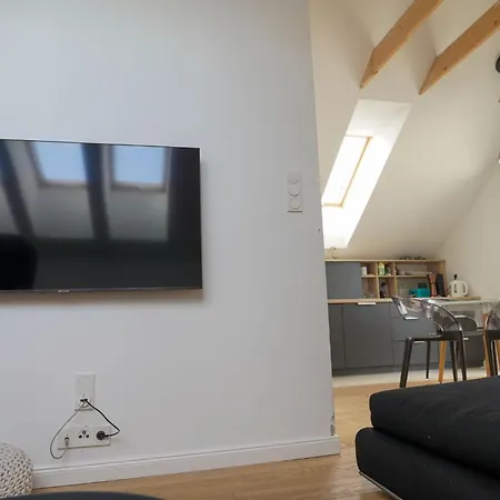 فيلة Stodoly Nad Jeziorem Niebo I Ziemia Mikorzyn (Konin)