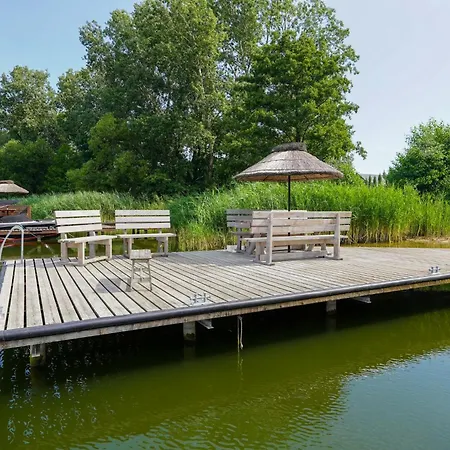 Stodoly Nad Jeziorem Niebo I Ziemia