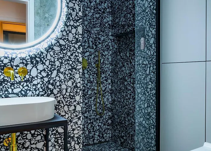 Stodoly Nad Jeziorem Niebo I Ziemia فيلة *