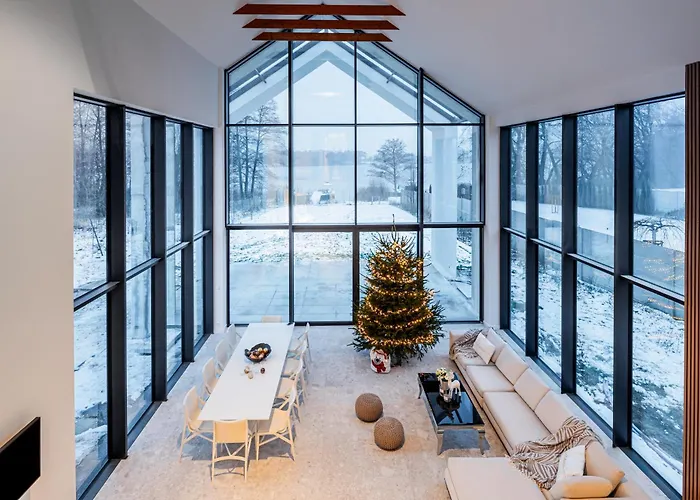 Stodoly Nad Jeziorem Niebo I Ziemia فيلة *