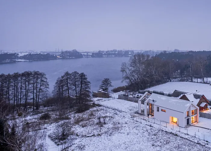 Stodoly Nad Jeziorem Niebo I Ziemia