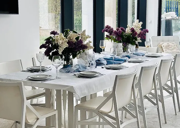 Stodoly Nad Jeziorem Niebo I Ziemia *