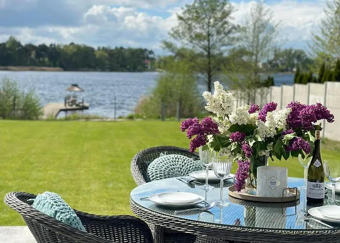 Stodoly Nad Jeziorem Niebo I Ziemia Willa *