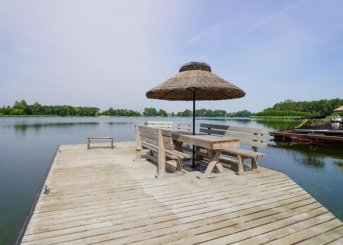 Stodoly Nad Jeziorem Niebo I Ziemia Villa