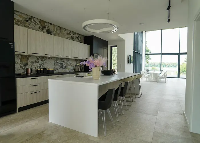 Willa Stodoly Nad Jeziorem Niebo I Ziemia *