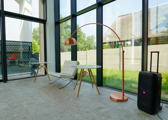 Stodoly Nad Jeziorem Niebo I Ziemia فيلة